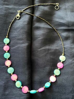 NECKLACE SHELL FLAT BEADS PINK/TURQUOISE WITH SILVER TONE BEADS & TUBES, 22 INCH